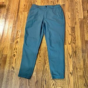 Very nice CUTS AO Jogger pants. Olive Green. Size Large.